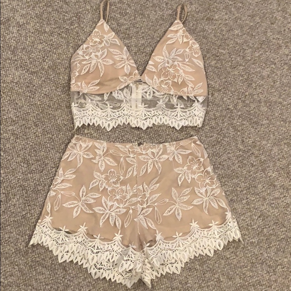 Two piece dressy set!